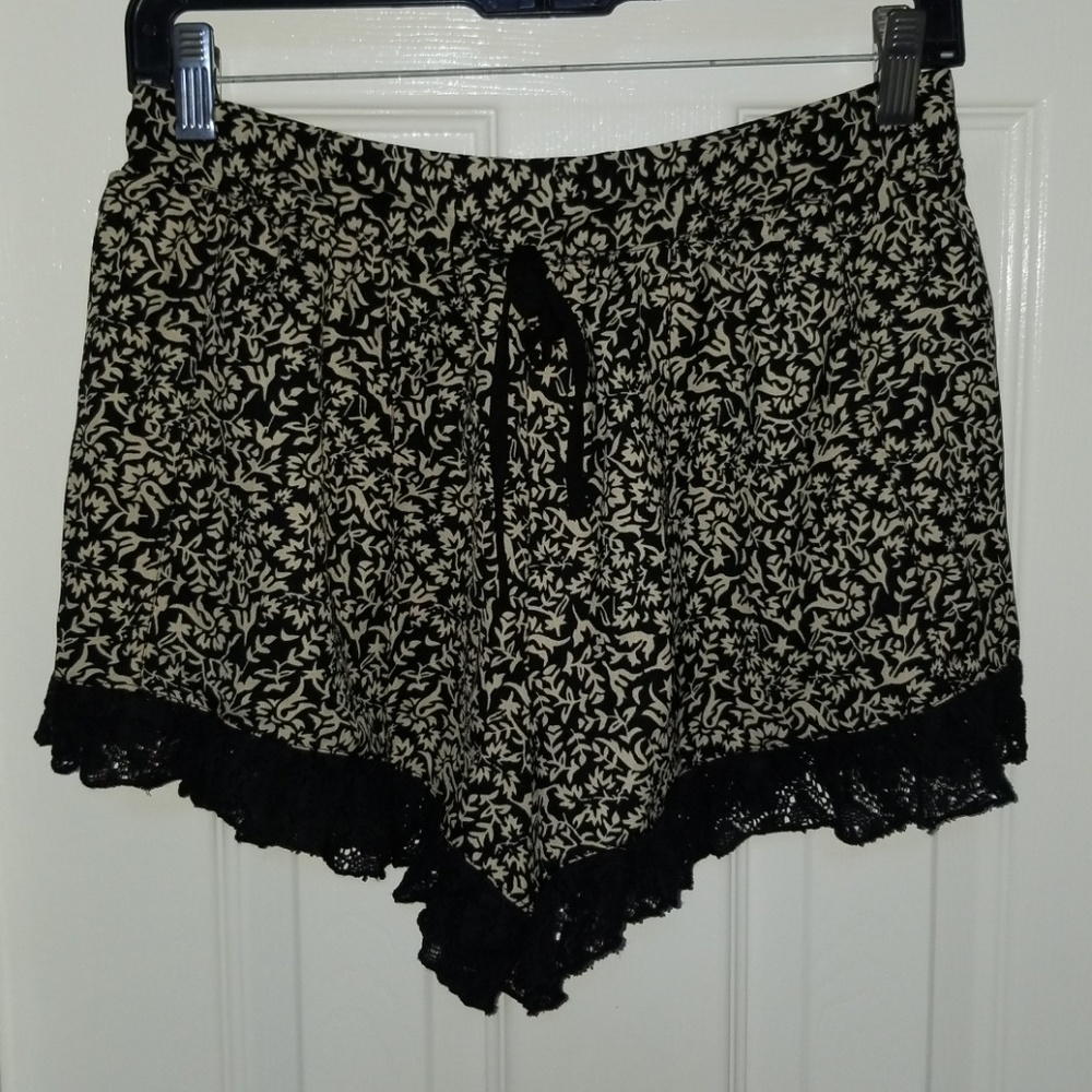 Band of Gypsies Lace Ruffled Leg Shorts